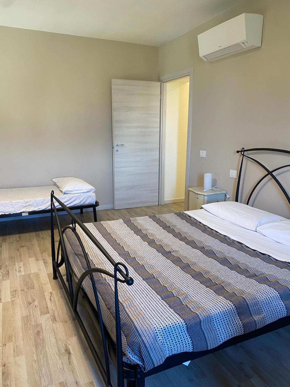 La Chiusa Bed And Breakfast Montichiari Exterior photo